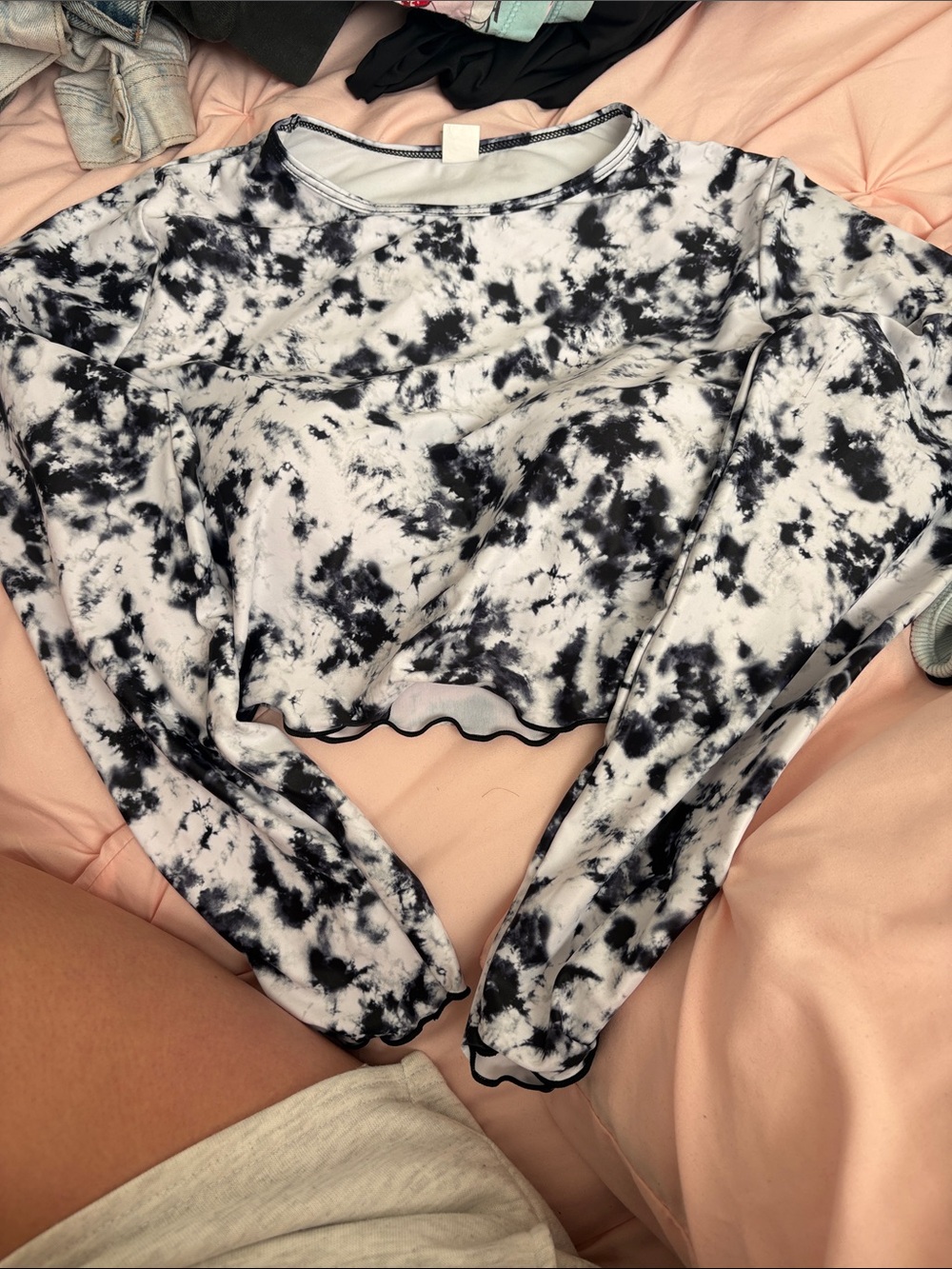 SHEIN Black & White Tie-Dye Long Sleeve Crop Bikini Top
